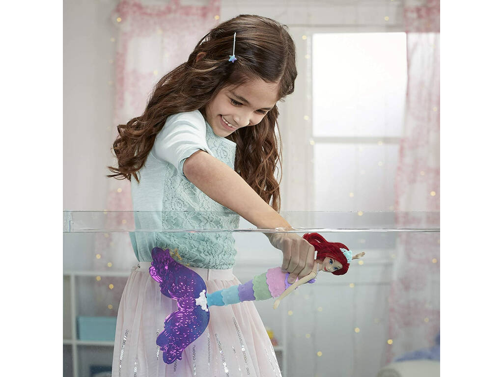 Boneca Princesas Disney Ariel Cauda Arco-íris Hasbro F0399
