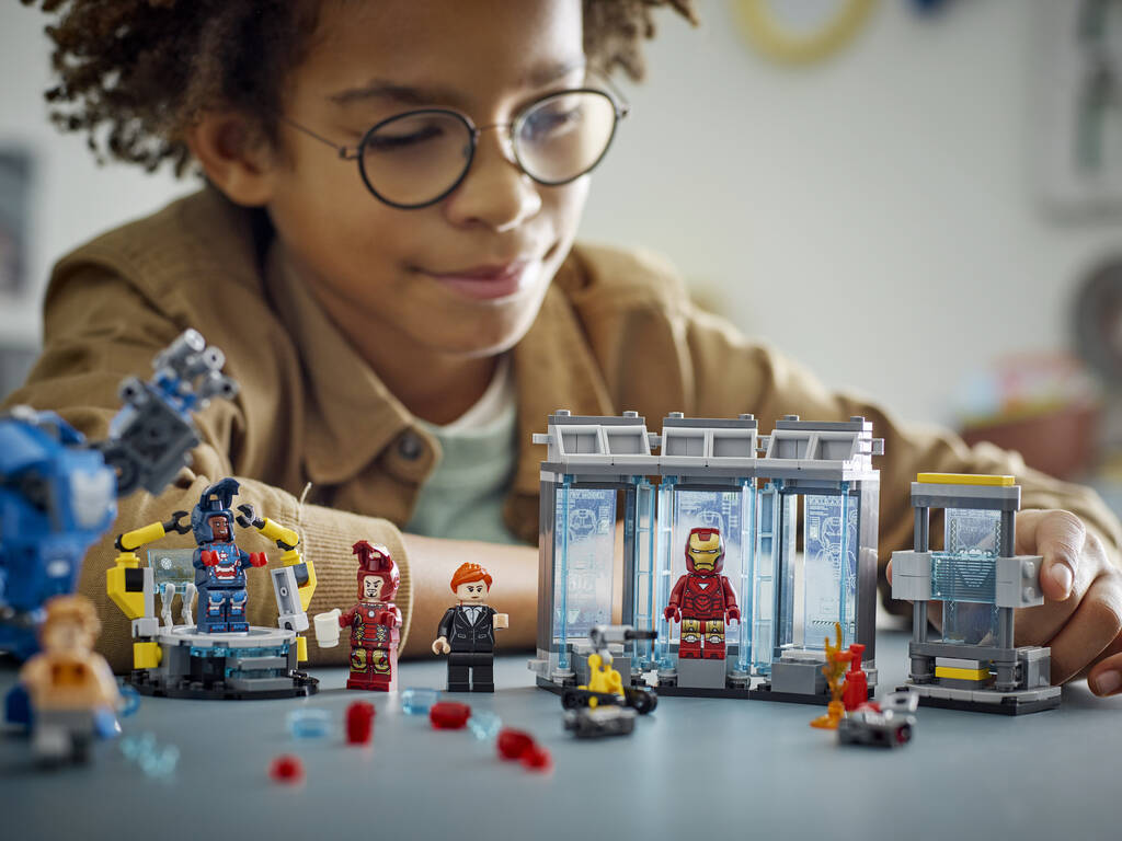 Lego Marvel Laboratorio de Iron Man Sala de Armaduras