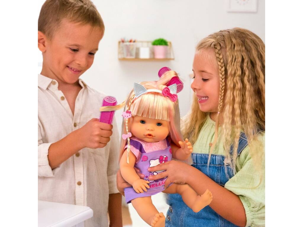 Nenuco Poupée Hello Kitty avec accessoires de coiffure